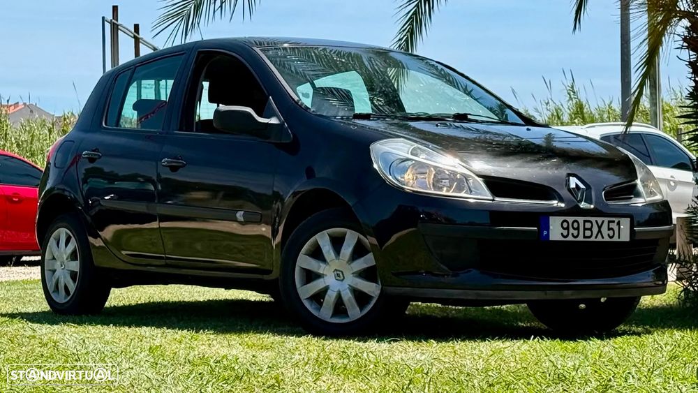 Renault Clio 1.2 16V Confort Dynamique - 2