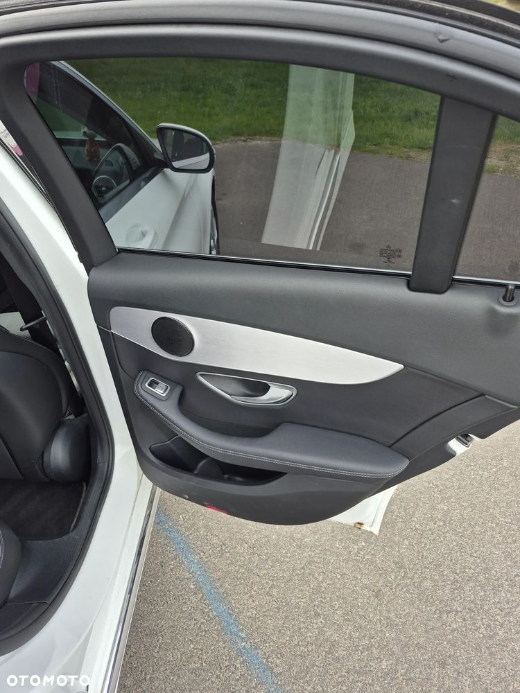 Mercedes-Benz Klasa C 220 d 4MATIC 9G-TRONIC - 31