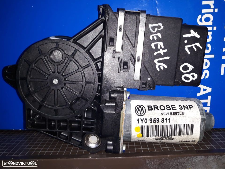 VW BEETLE MOTOR ELEVADOR TRAS ESQ M082 - 3