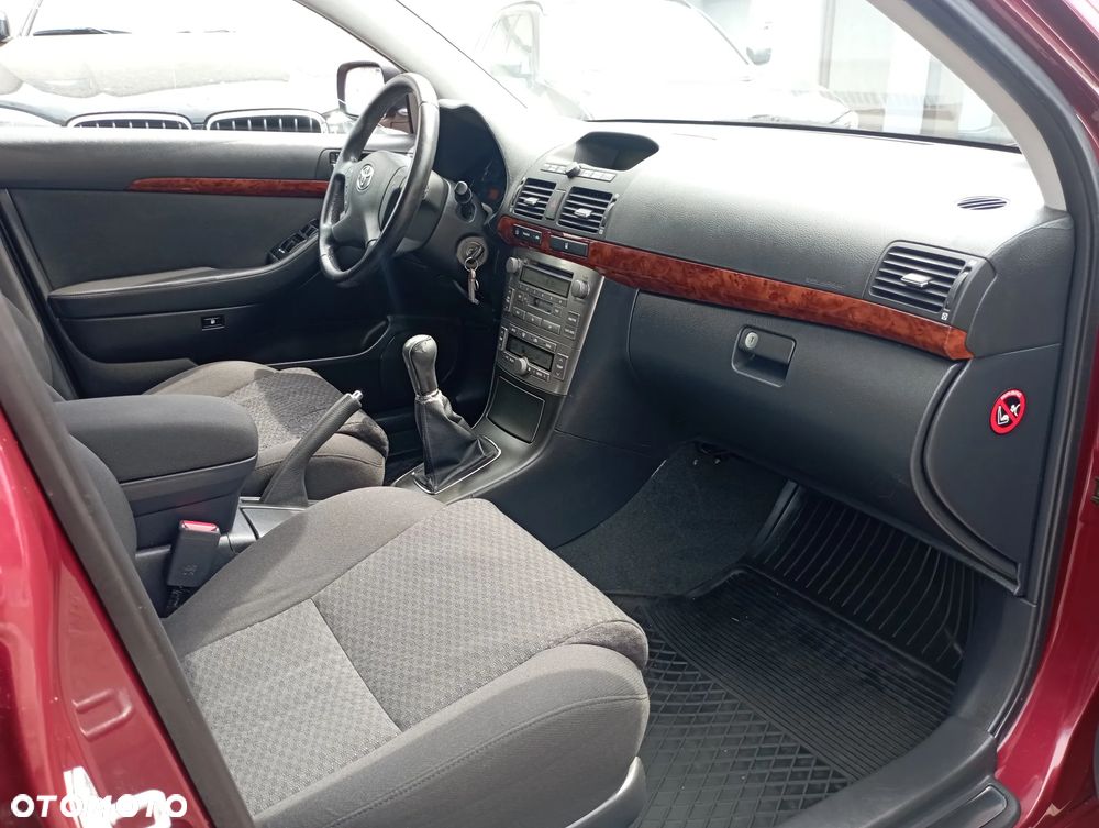 Toyota Avensis 2.0 VVT-i Sol - 9
