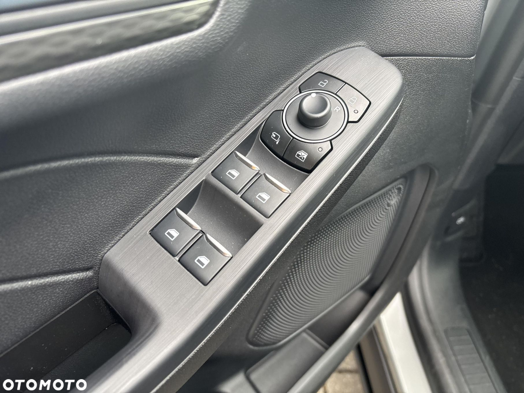 Ford Kuga - 13