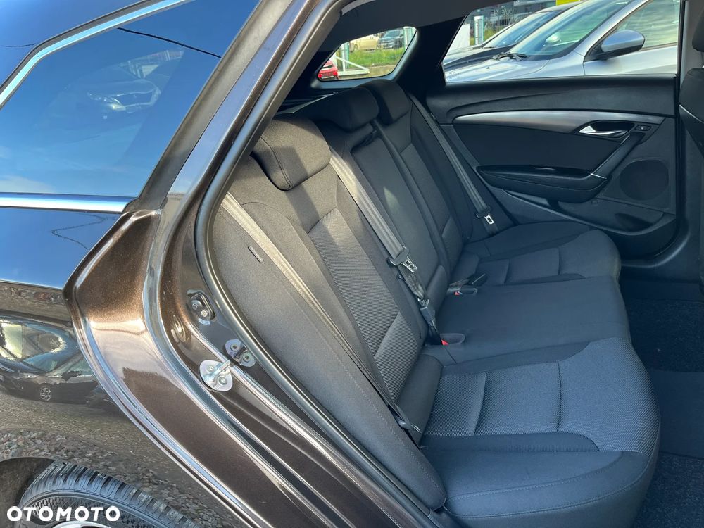 Hyundai i40 Kombi 2.0 Automatik Family+ - 27