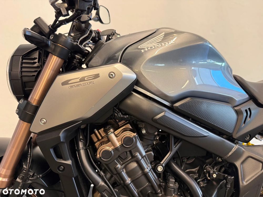 Honda CB - 23