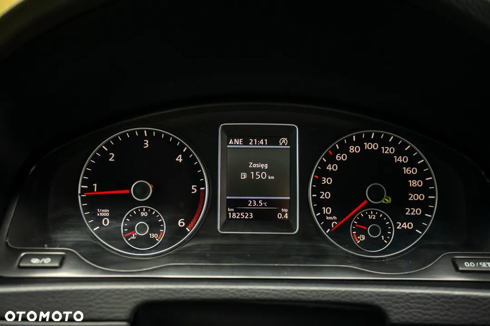 Volkswagen Multivan - 20