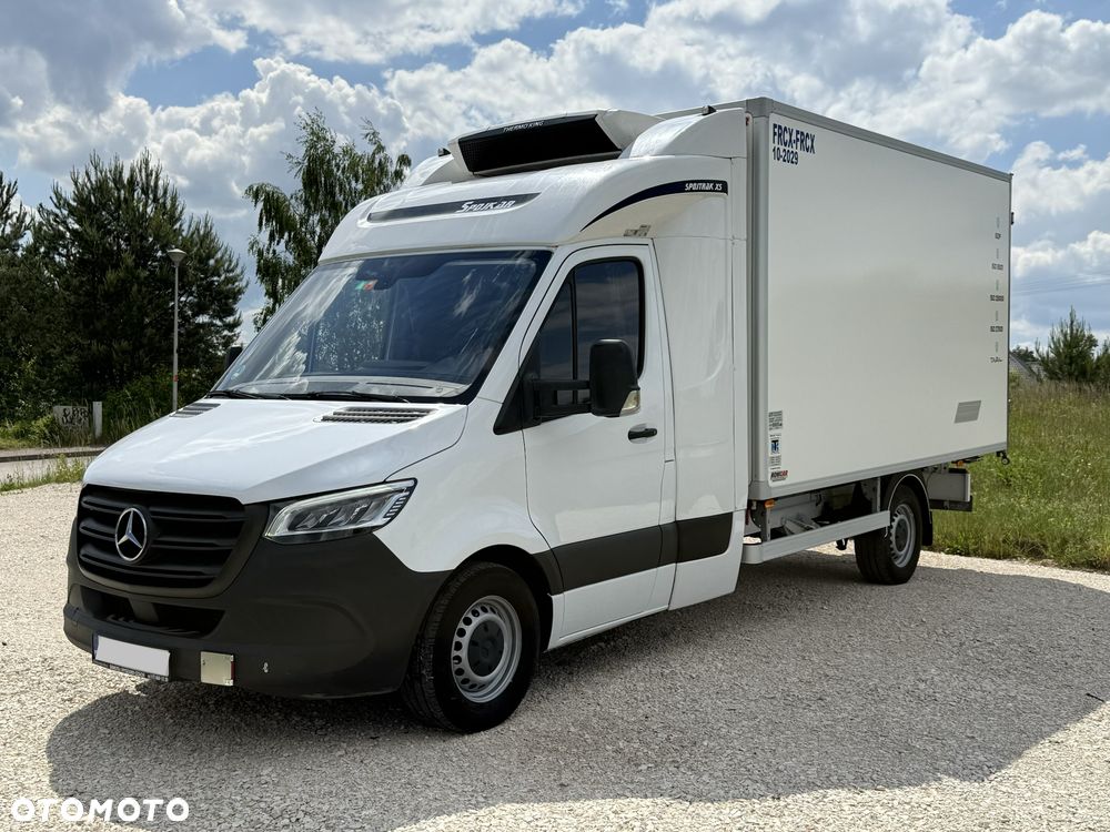 Mercedes-Benz Sprinter - 12