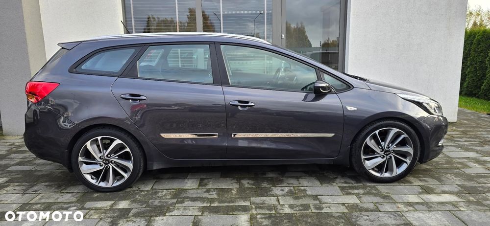 Kia Ceed 1.6 CRDi 128 Dream-Team Edition - 24