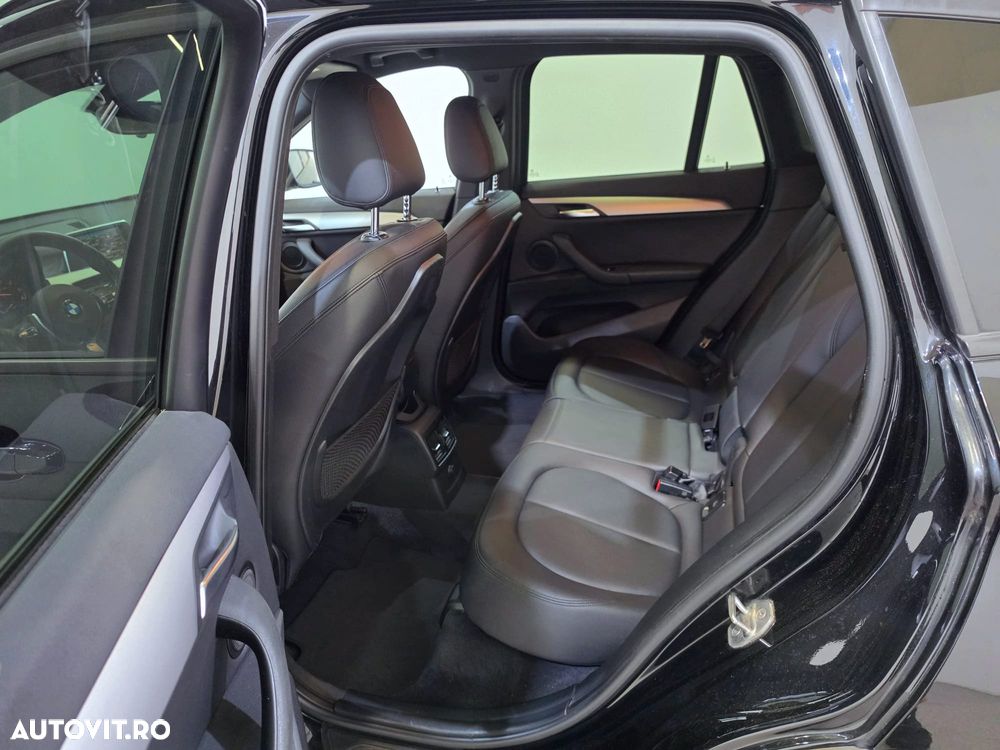 BMW X1 sDrive18d - 12