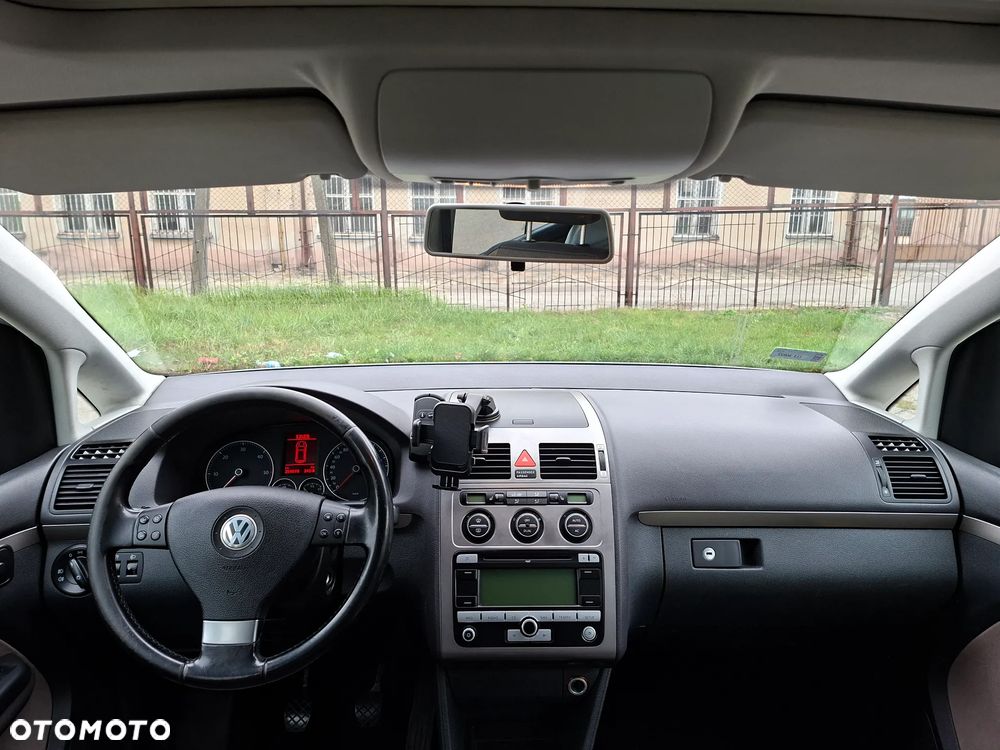 Volkswagen Touran - 14