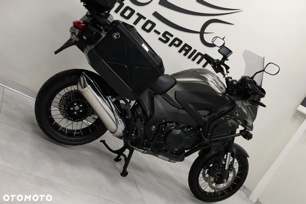 Honda VFR - 10