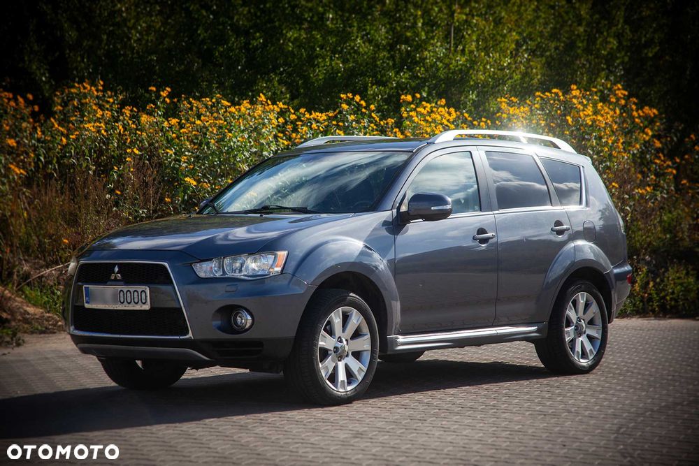Mitsubishi Outlander - 1
