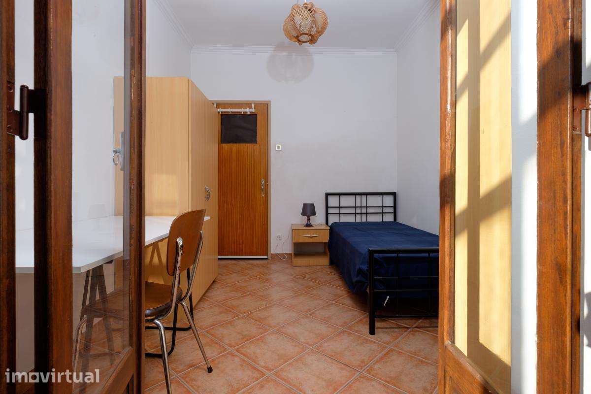 Quarto - localizado em Arregaça Coimbra - Grande imagem: 4/21