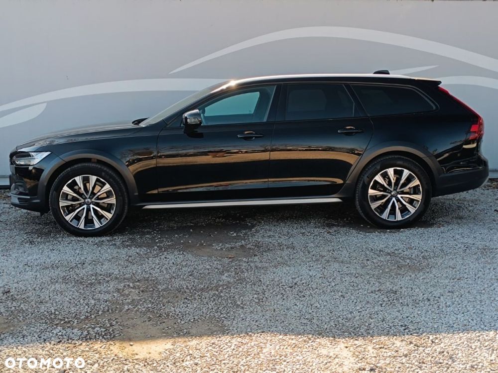 Volvo V90 Cross Country - 17