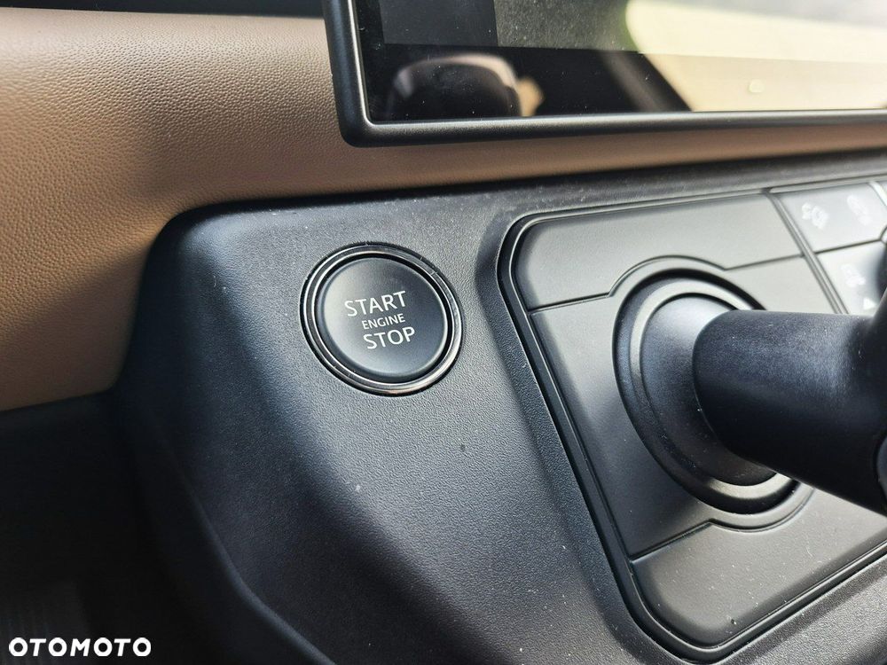 Land Rover Defender - 37