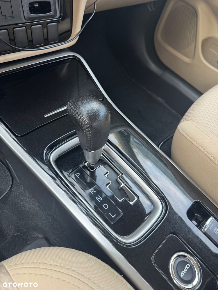 Mitsubishi Outlander 2.0 Intense + SDA 4WD CVT - 16