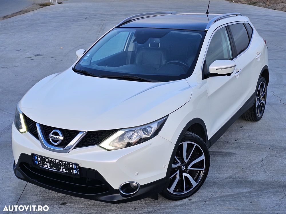 Nissan Qashqai 1.6 DCI Xtronic TEKNA+ - 1