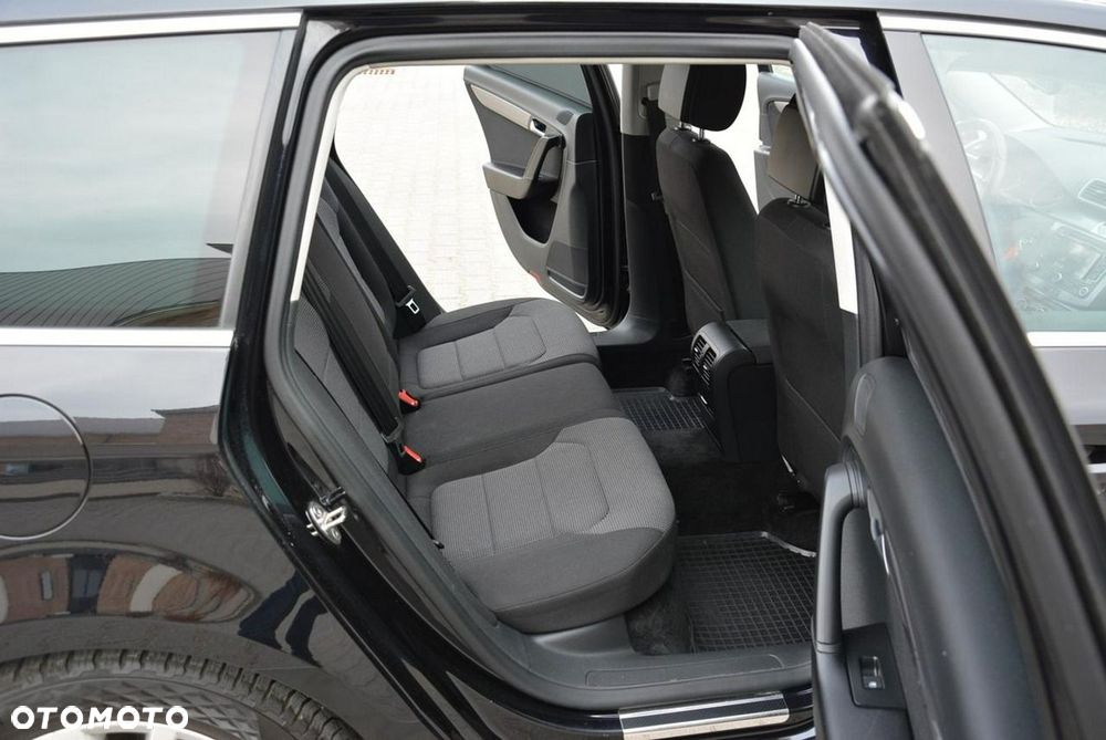 Volkswagen Passat - 15
