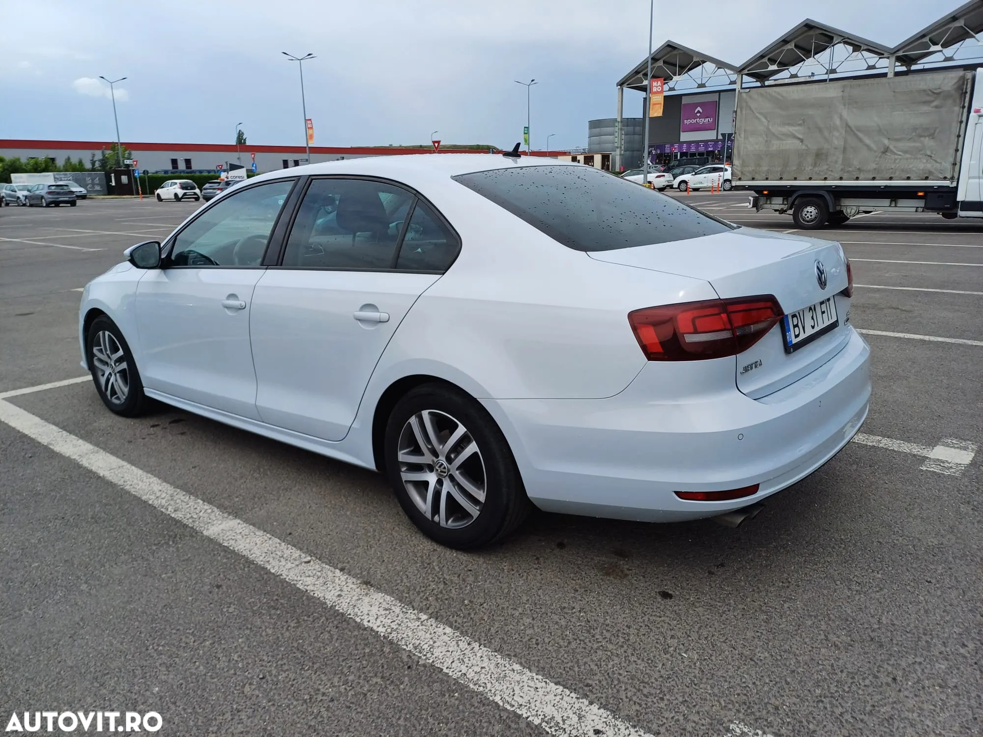 Volkswagen Jetta 2.0 TDI Comfortline - 5