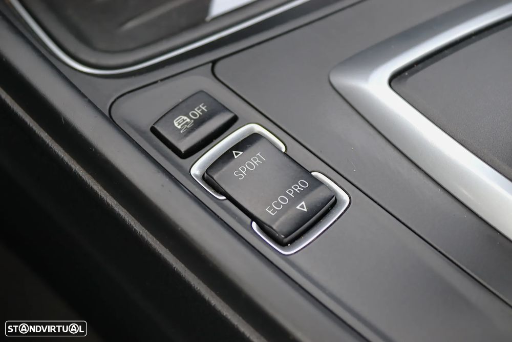 BMW 318 d Aut. Luxury Line - 7