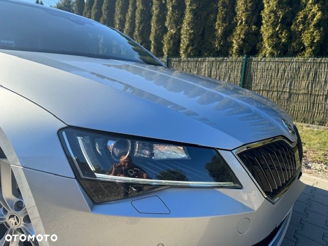 Skoda Superb 2.0 TDI DSG Premium Edition - 35