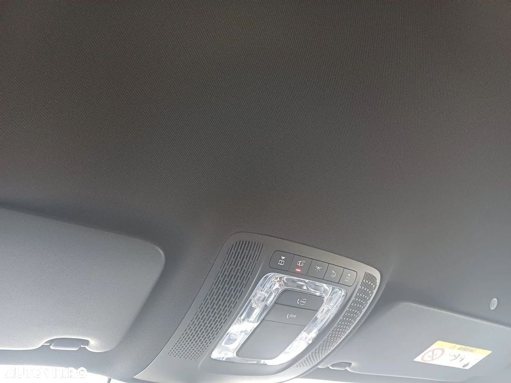 Mercedes-Benz GLB - 34
