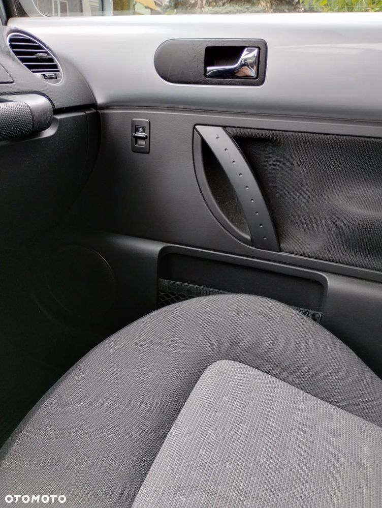Volkswagen New Beetle 1.6 - 11