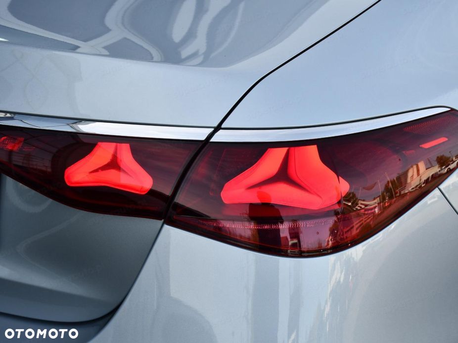 Mercedes-Benz Klasa E 220 d mHEV Avantgarde 9G-Tronic - 7