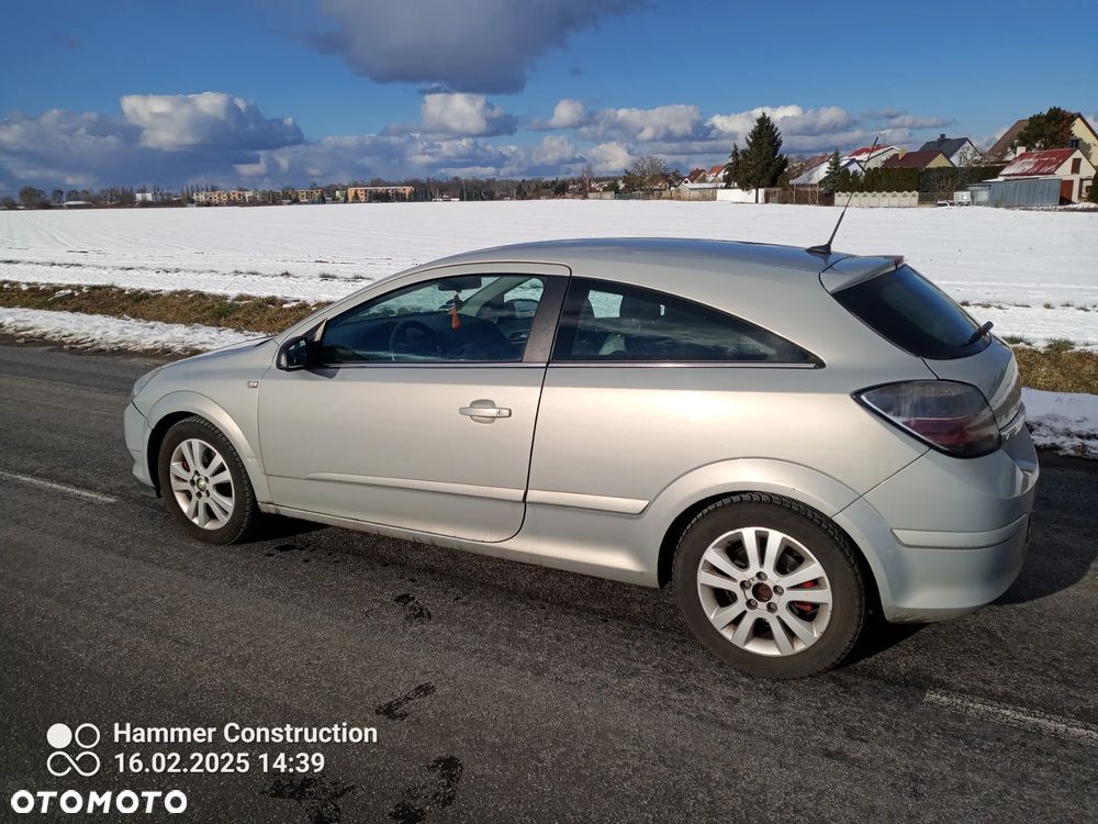 Opel Astra III GTC 1.9 CDTI Sport - 2