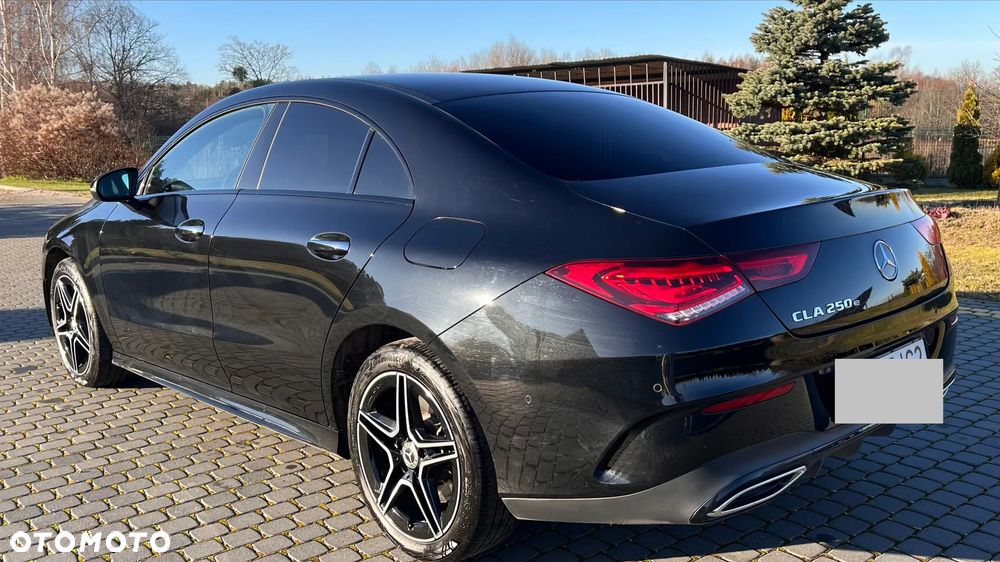 Mercedes-Benz CLA 250 e 8G-DCT AMG Line - 10