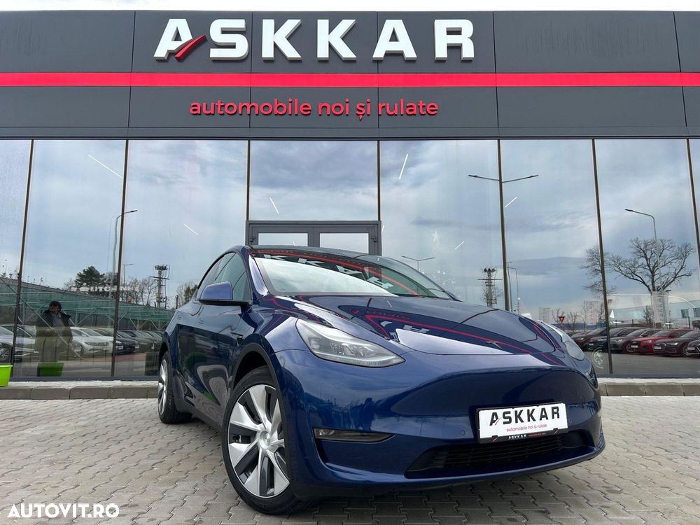 Tesla Model Y Long Range Dual Motor AWD - 4