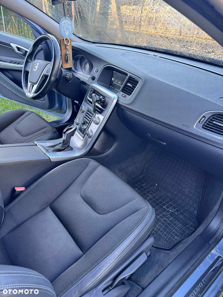 Volvo V60 D2 Geartronic Momentum - 8