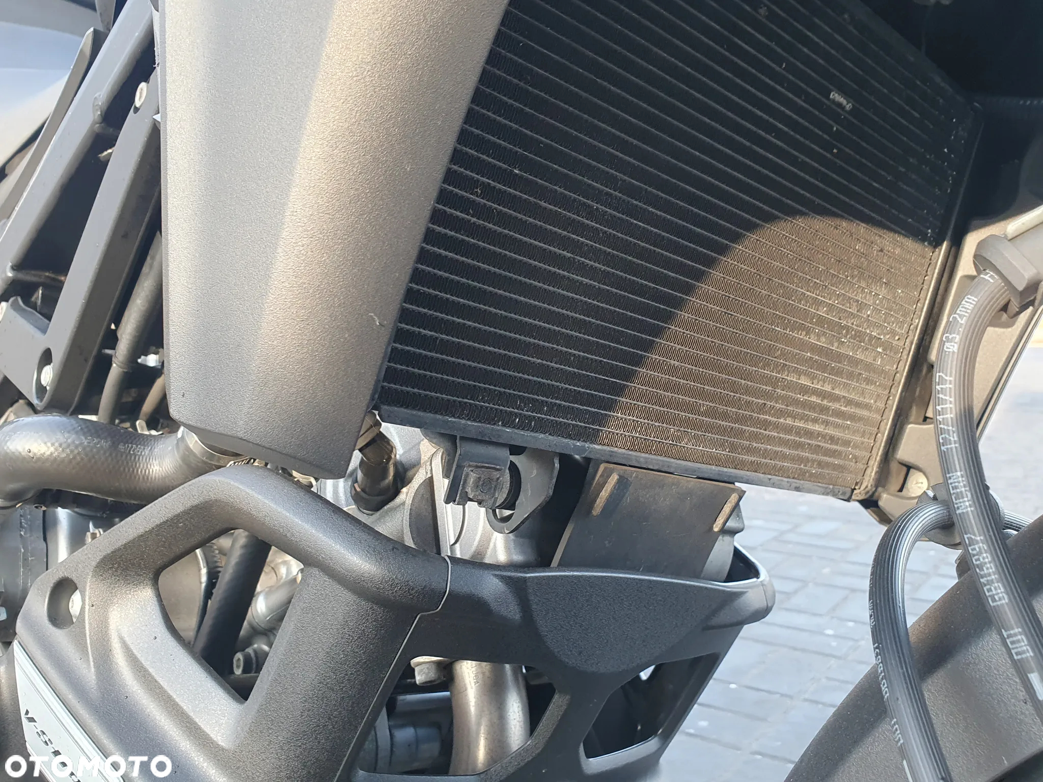 Suzuki V-STROM - 22