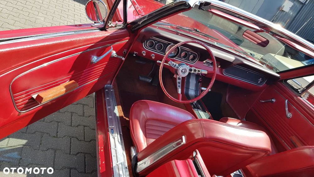 Ford Mustang - 12