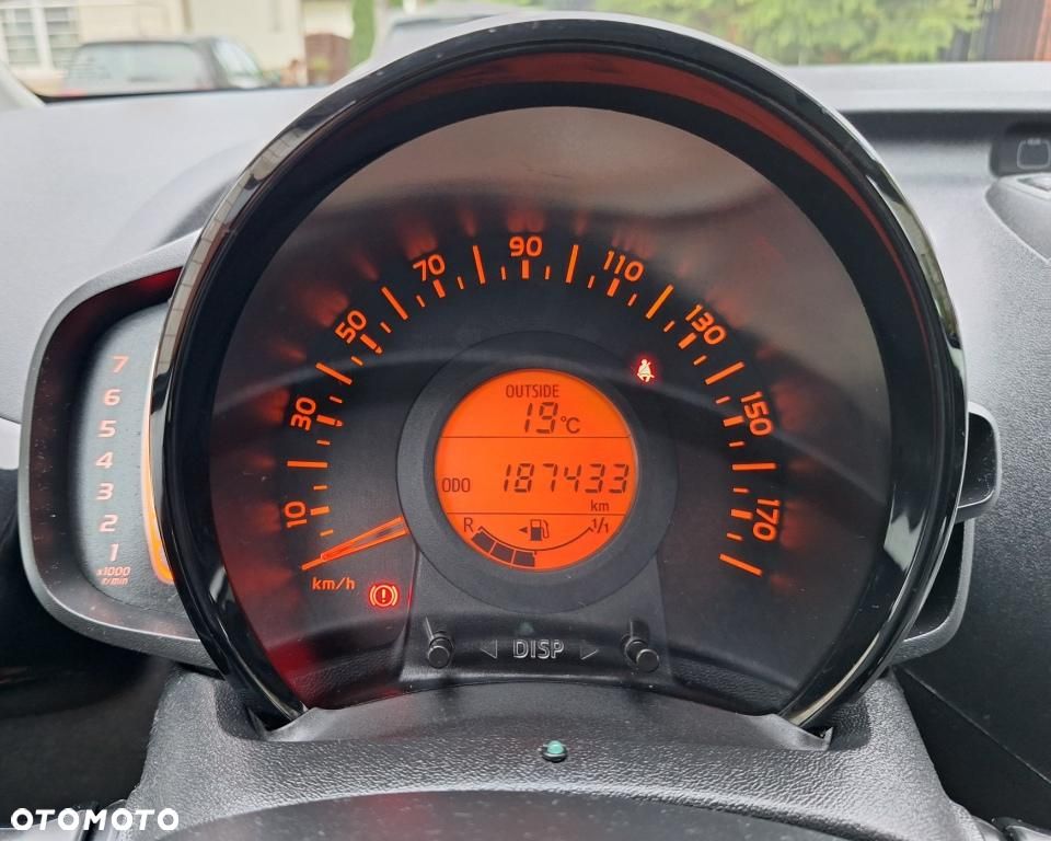 Toyota Aygo x-play - 14