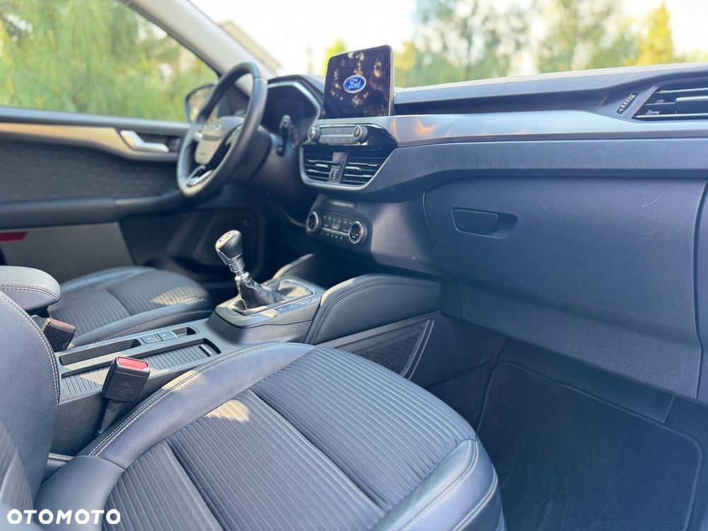 Ford Kuga 1.5 EcoBoost TITANIUM - 6