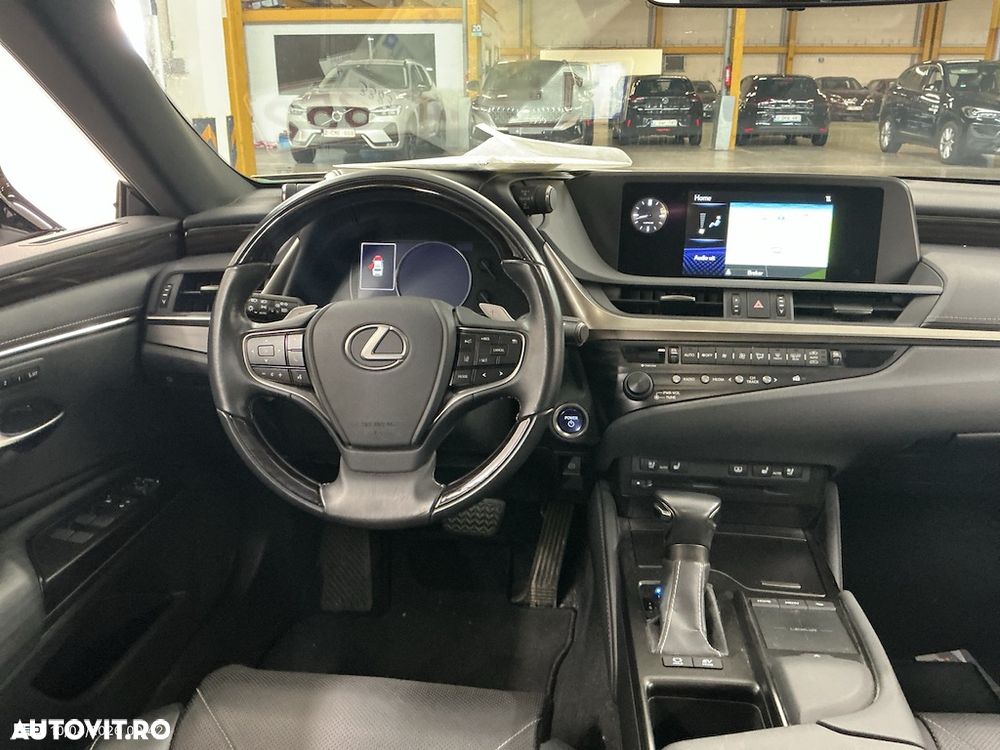 Lexus Seria ES 300h Executive - 10