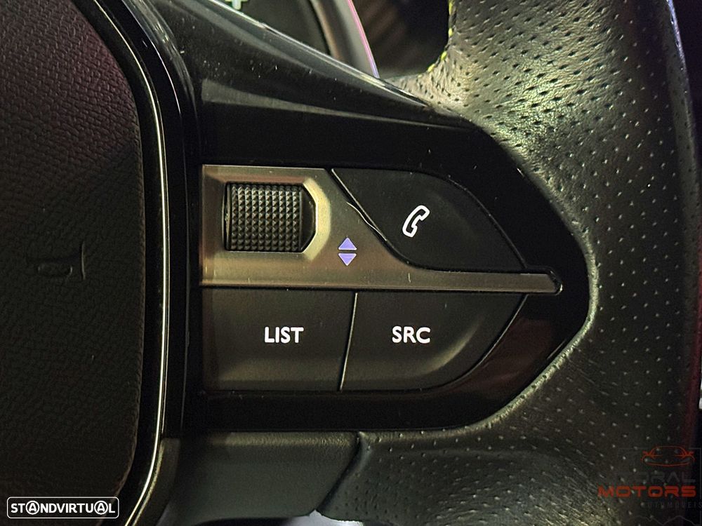 Peugeot 2008 1.2 PureTech GT Line EAT8 - 24