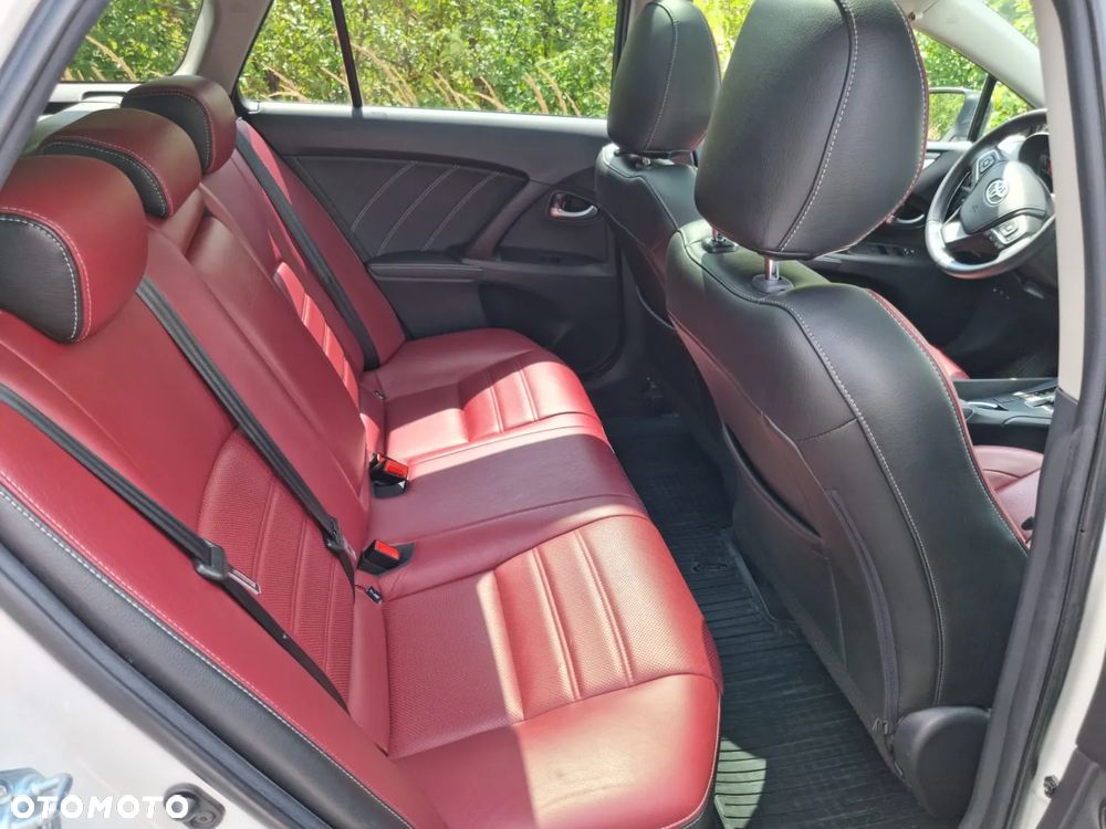 Toyota Avensis 1.8 Selection MS - 18