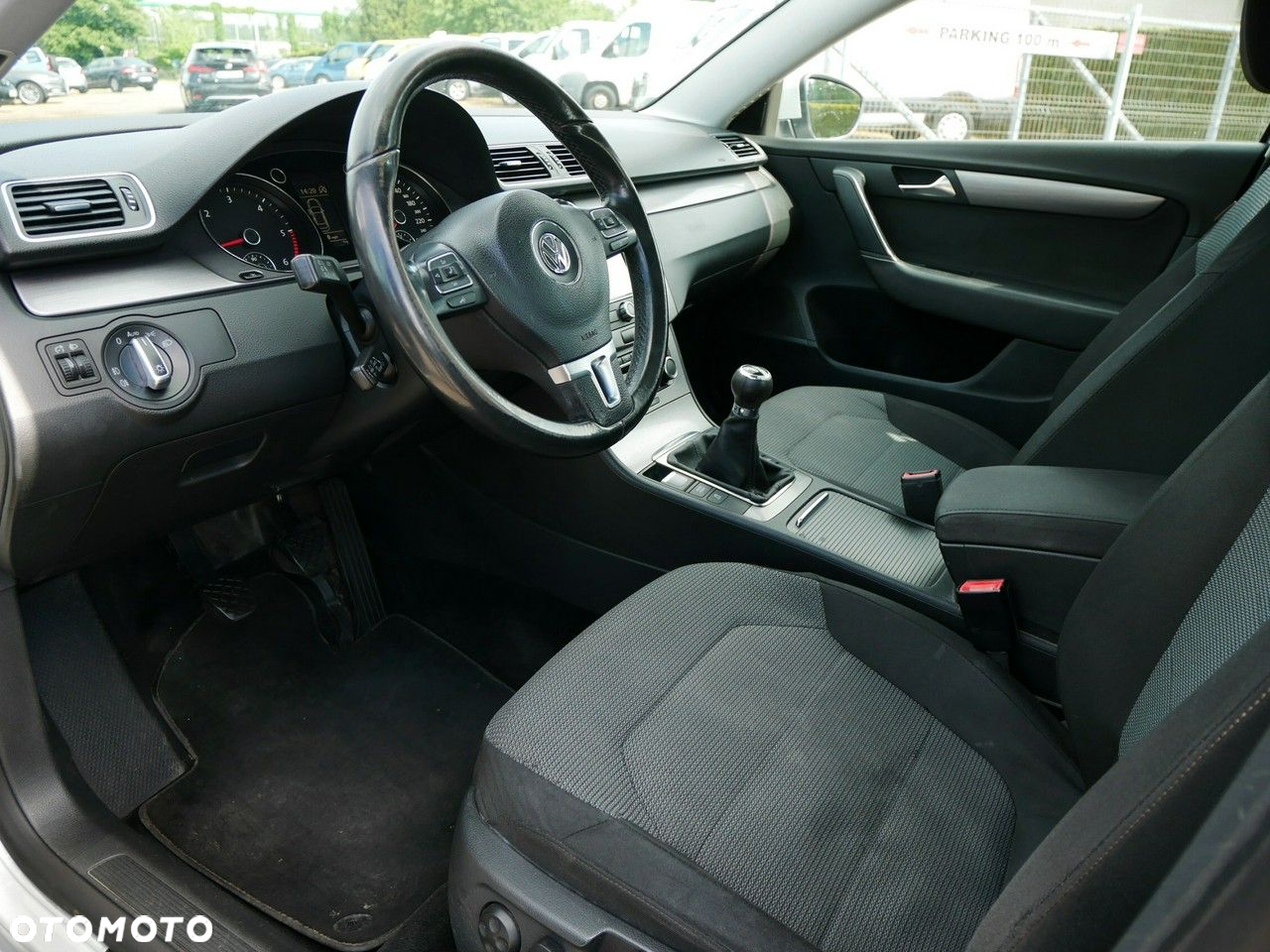 Volkswagen Passat 1.6 TDI DPF BlueMot Comfortline - 11