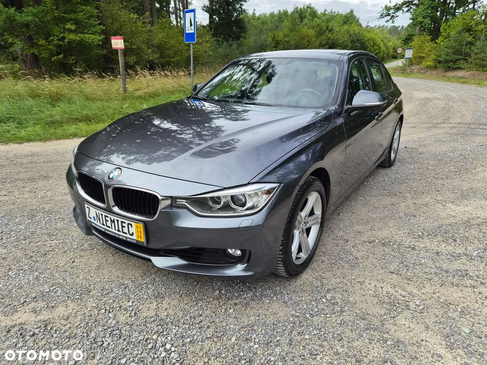BMW Seria 3 320i - 1