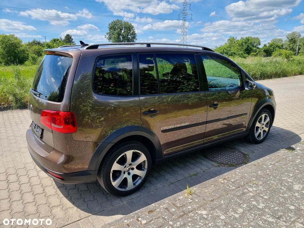Volkswagen Touran 2.0 TDI DPF Cross - 3