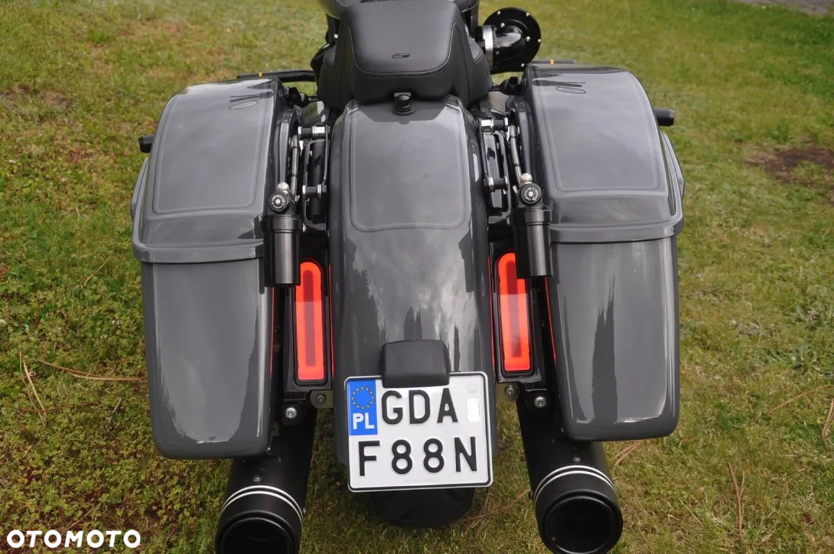 Harley-Davidson Touring Road Glide - 13