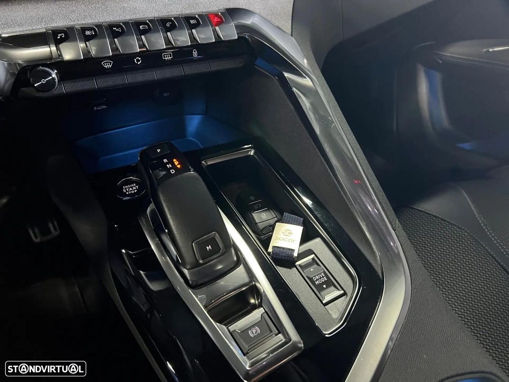 Peugeot 3008 1.6 Hybrid GT Pack e-EAT8 - 34