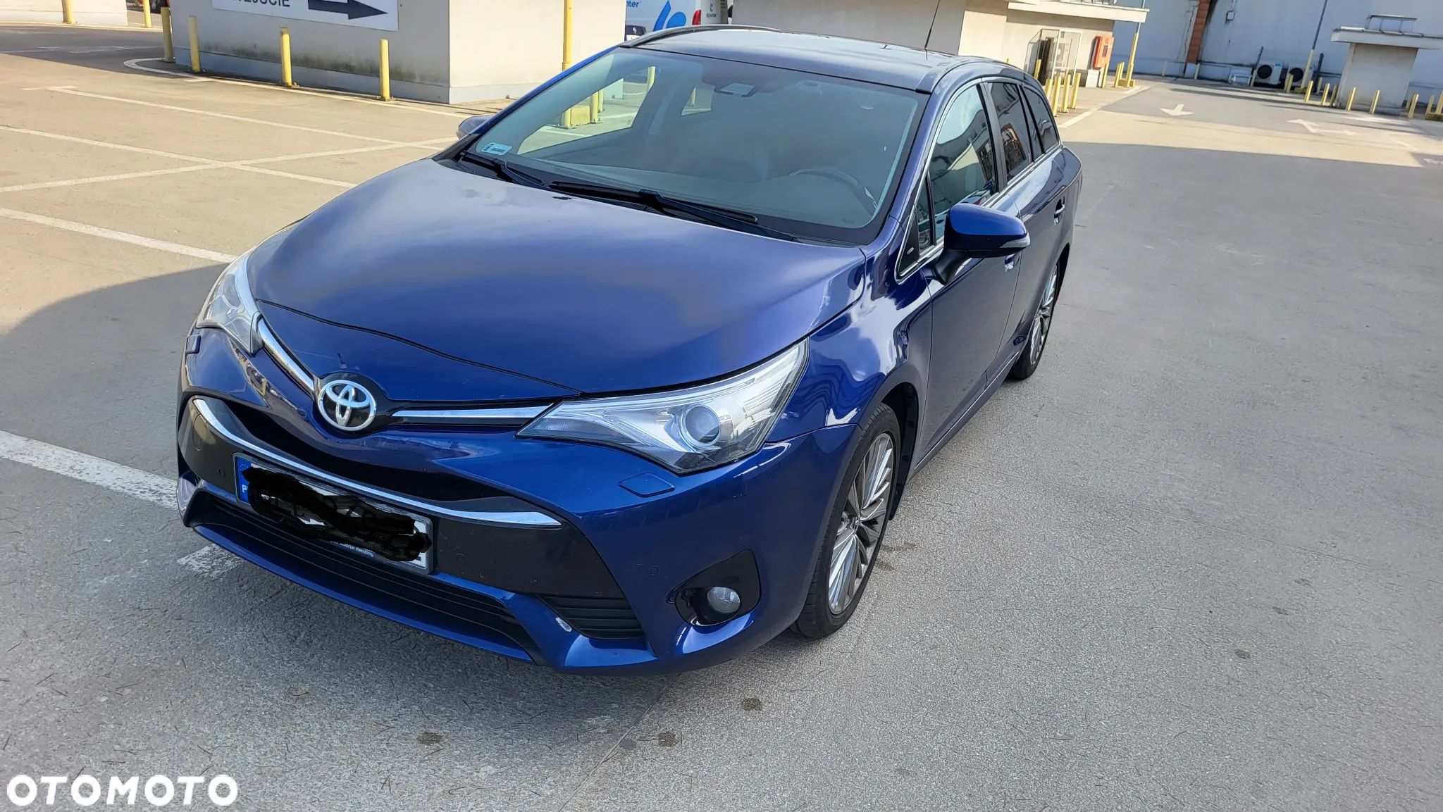 Toyota Avensis 2.0 D-4D Premium - 1