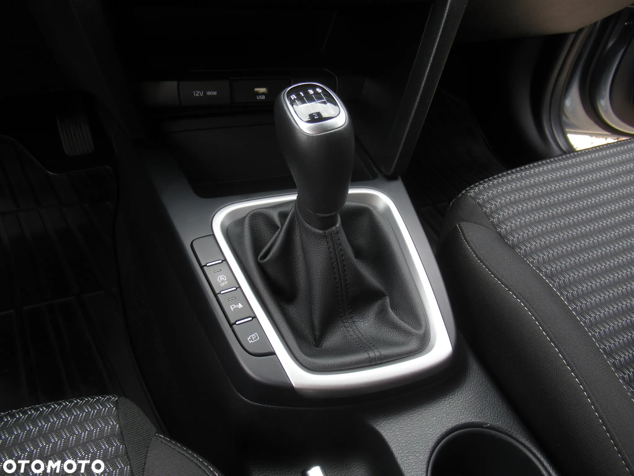 Kia Ceed 1.5 T-GDI M - 16