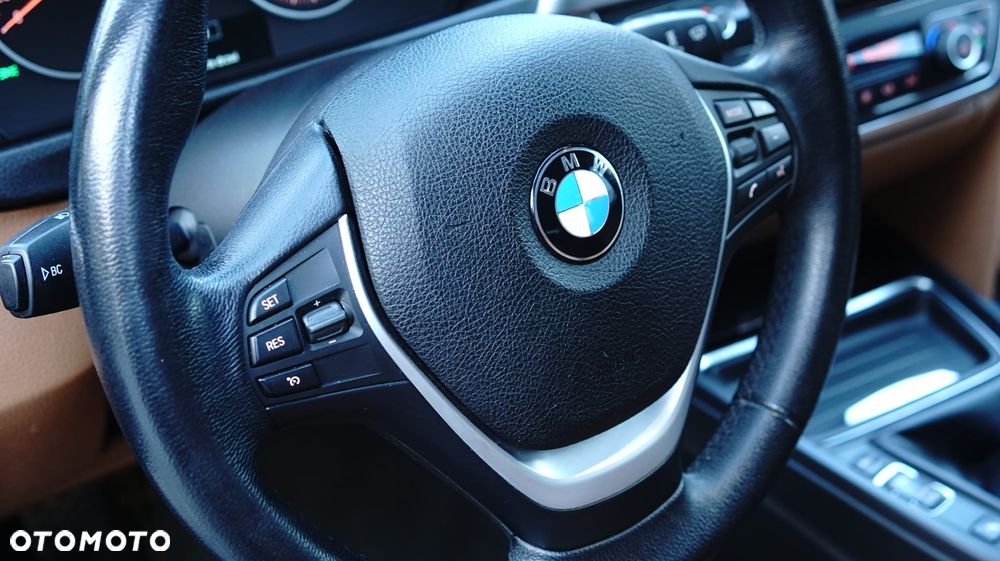 BMW Seria 3 318d Luxury Line - 22