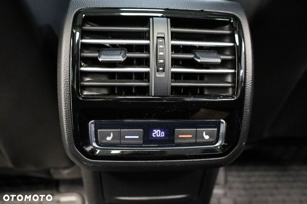 Volkswagen Passat - 28