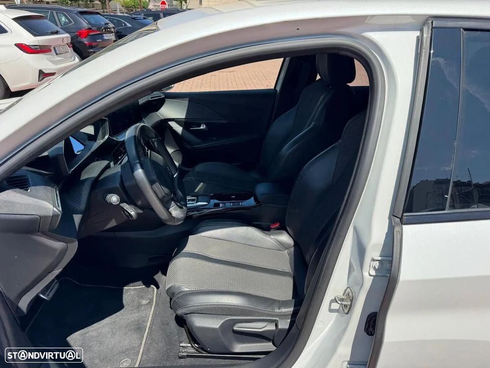Peugeot e-208 - 21