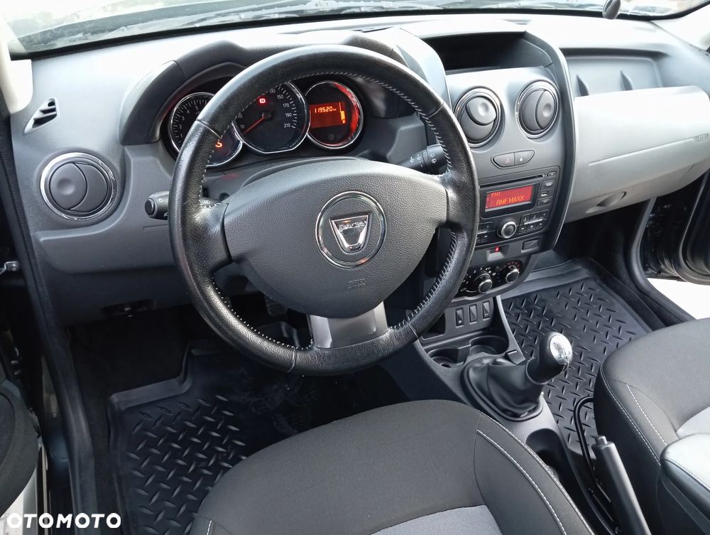 Dacia Duster 1.6 SCe Laureate S&S - 38
