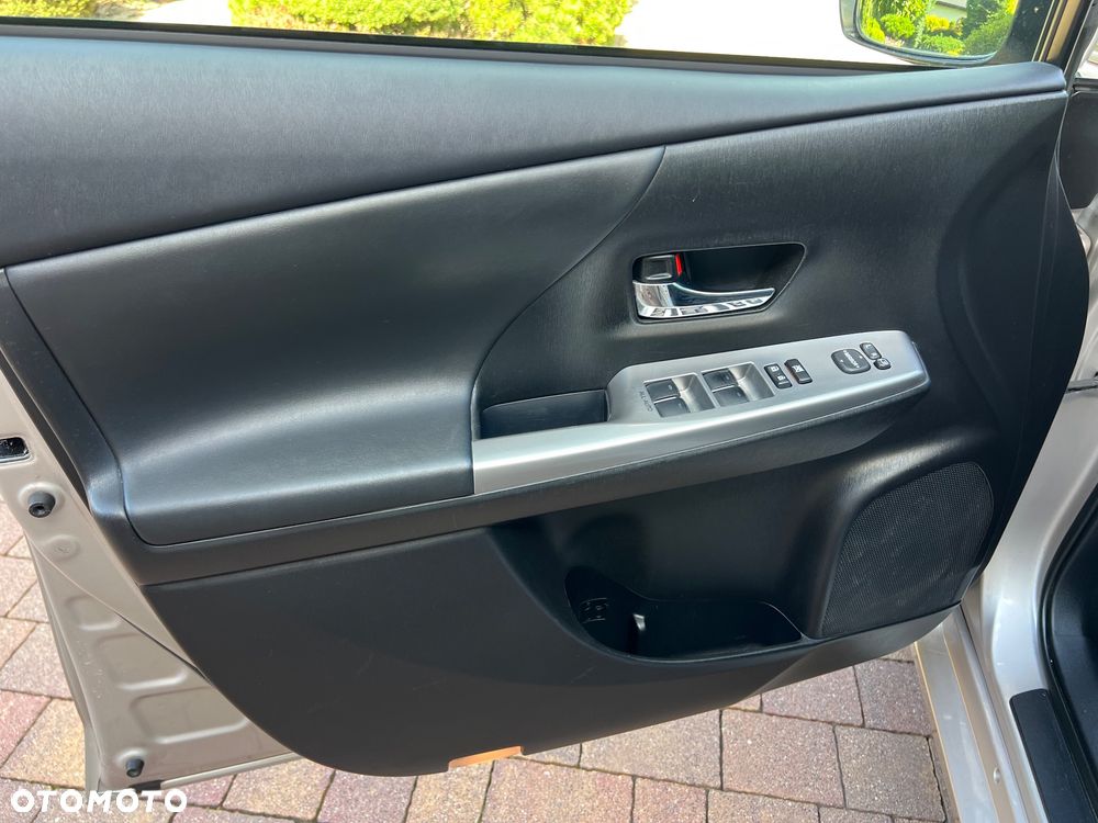 Toyota Prius 1.8 Hybrid Premium - 29
