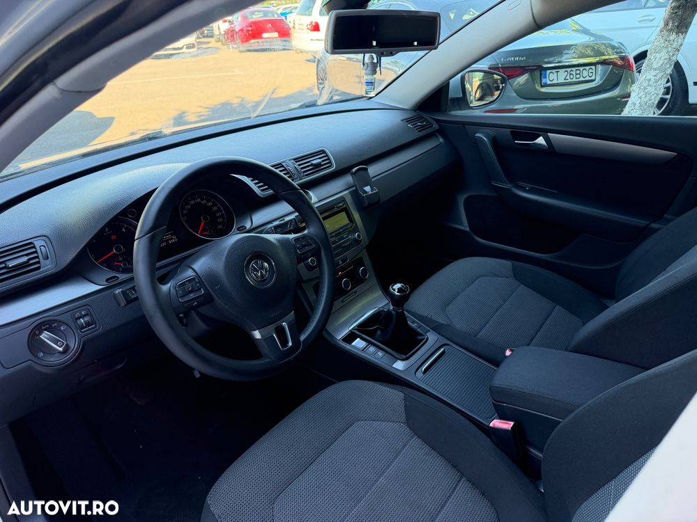 Volkswagen Passat 2.0 Blue TDI SCR Comfortline - 29